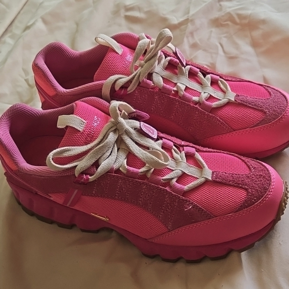 Nike Air Humara LX x Jacquemus Pink Flash